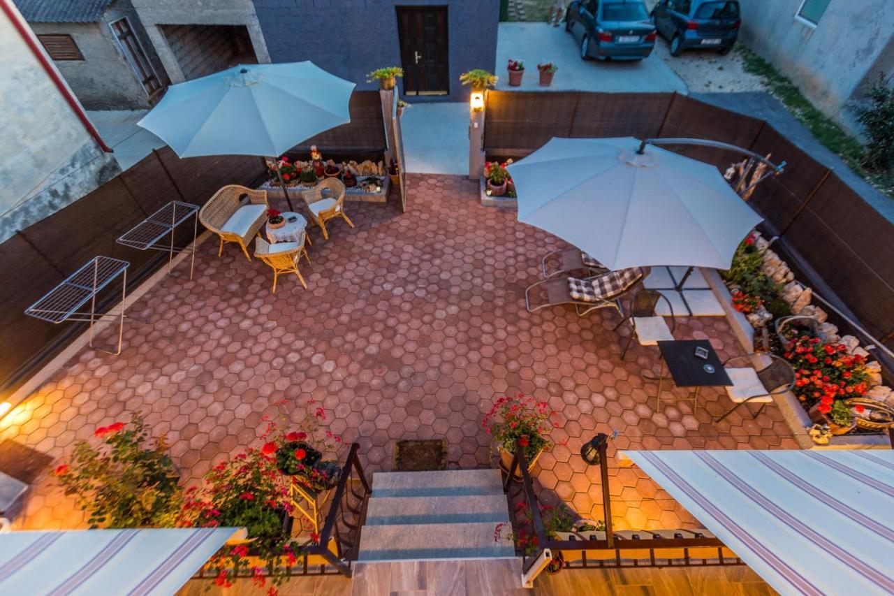 Apartments & Rooms Hosana Задар Екстериор снимка